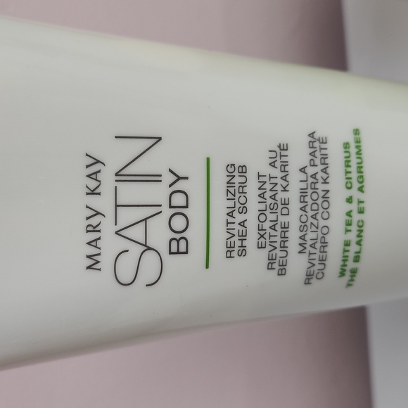 Mary Kay Satin Body Shea Scrub & Whipped Shea Creme - Picture 2 of 7